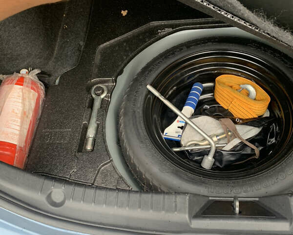 Синий Мазда 3, объемом двигателя 1.5 л и пробегом 222 тыс. км за 10700 $, фото 8 на Automoto.ua
