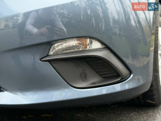 Синий Мазда 3, объемом двигателя 2 л и пробегом 140 тыс. км за 9999 $, фото 5 на Automoto.ua