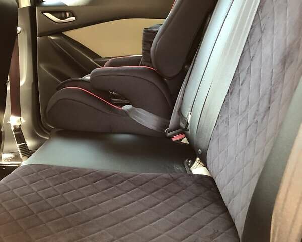 Синий Мазда 3, объемом двигателя 2 л и пробегом 207 тыс. км за 10250 $, фото 24 на Automoto.ua