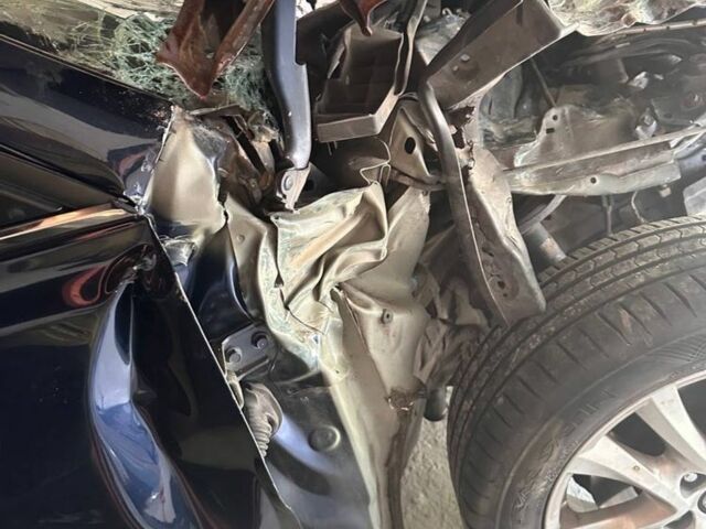 Синий Мазда 3, объемом двигателя 2 л и пробегом 200 тыс. км за 2200 $, фото 13 на Automoto.ua