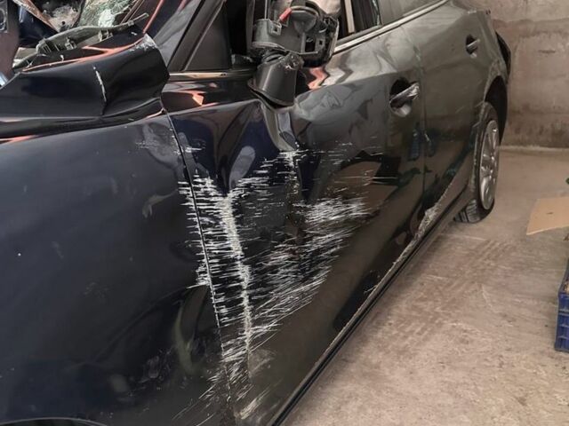 Синий Мазда 3, объемом двигателя 2 л и пробегом 200 тыс. км за 2200 $, фото 8 на Automoto.ua