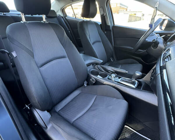 Синий Мазда 3, объемом двигателя 2 л и пробегом 147 тыс. км за 10700 $, фото 10 на Automoto.ua