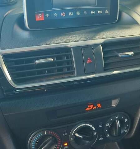 Синий Мазда 3, объемом двигателя 2 л и пробегом 183 тыс. км за 11000 $, фото 3 на Automoto.ua