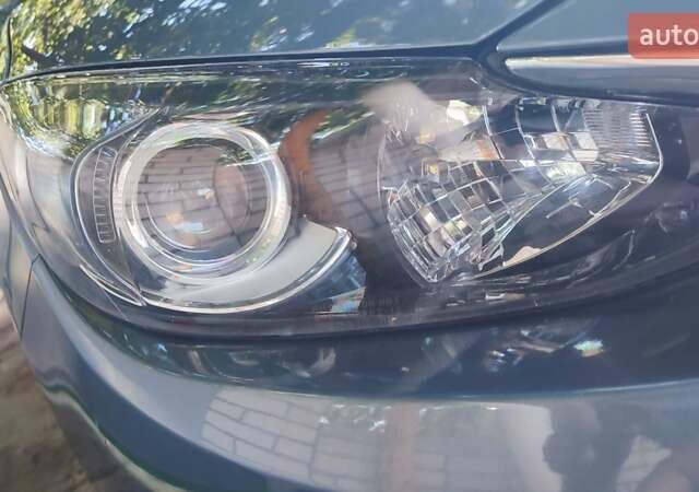 Синий Мазда 3, объемом двигателя 2 л и пробегом 183 тыс. км за 11000 $, фото 4 на Automoto.ua