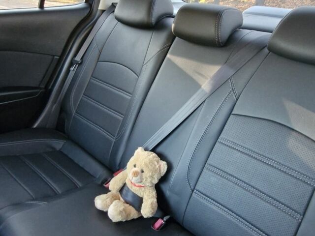 Синий Мазда 3, объемом двигателя 2 л и пробегом 160 тыс. км за 12500 $, фото 4 на Automoto.ua