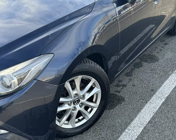 Синий Мазда 3, объемом двигателя 1.5 л и пробегом 187 тыс. км за 12000 $, фото 5 на Automoto.ua