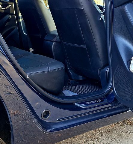 Синий Мазда 3, объемом двигателя 2 л и пробегом 160 тыс. км за 12500 $, фото 8 на Automoto.ua