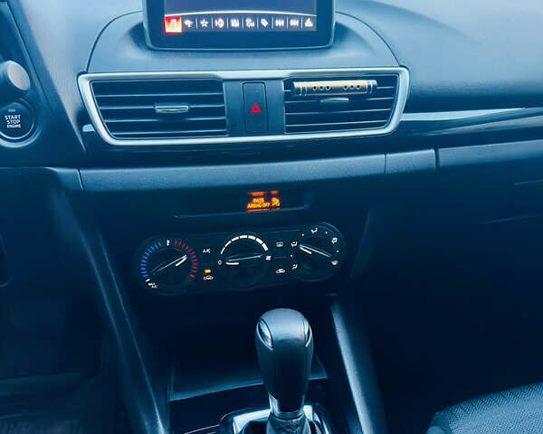 Синий Мазда 3, объемом двигателя 2 л и пробегом 198 тыс. км за 12000 $, фото 3 на Automoto.ua