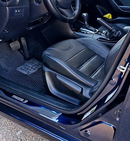 Синий Мазда 3, объемом двигателя 2 л и пробегом 160 тыс. км за 12500 $, фото 7 на Automoto.ua