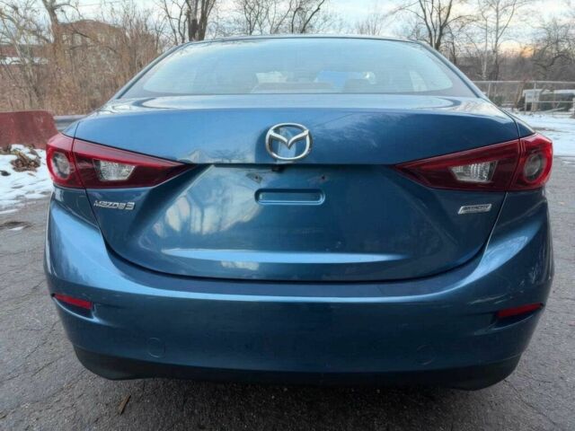 Синий Мазда 3, объемом двигателя 2 л и пробегом 79 тыс. км за 2000 $, фото 4 на Automoto.ua