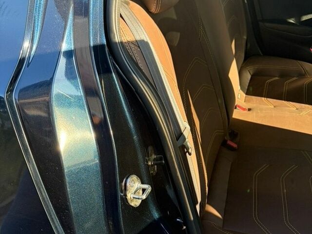 Синій Мазда 3, об'ємом двигуна 2 л та пробігом 135 тис. км за 11000 $, фото 15 на Automoto.ua