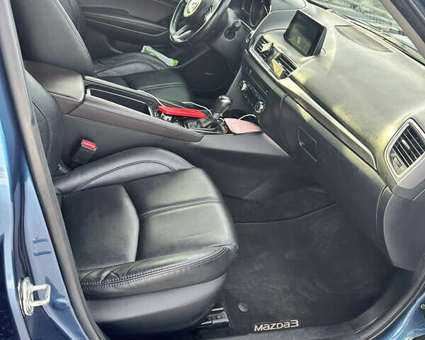 Мазда 3 2018 в Житомире на Automoto.ua Синий Мазда 3, объемом двигателя 2.49 л и пробегом 130 тыс. км за 13500 $, фото 7 на Automoto.ua