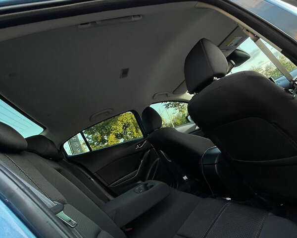 Синий Мазда 3, объемом двигателя 2 л и пробегом 65 тыс. км за 12500 $, фото 5 на Automoto.ua