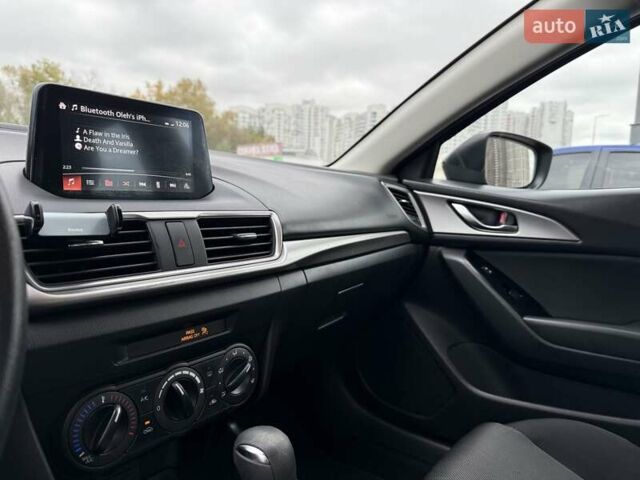 Мазда 3 2018 в Киеве на Automoto.ua Синий Мазда 3, объемом двигателя 2 л и пробегом 71 тыс. км за 13500 $, фото 10 на Automoto.ua
