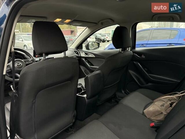 Мазда 3 2018 в Киеве на Automoto.ua Синий Мазда 3, объемом двигателя 2 л и пробегом 71 тыс. км за 13500 $, фото 11 на Automoto.ua