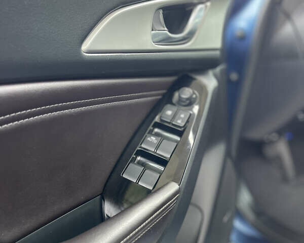 Синій Мазда 3, об'ємом двигуна 2.49 л та пробігом 51 тис. км за 14200 $, фото 27 на Automoto.ua