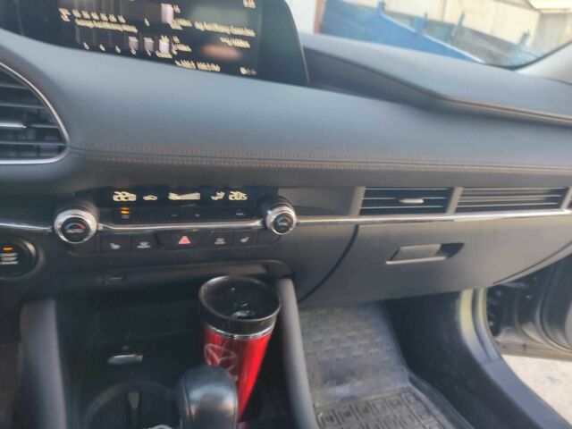 Синий Мазда 3, объемом двигателя 2.5 л и пробегом 31 тыс. км за 16500 $, фото 5 на Automoto.ua