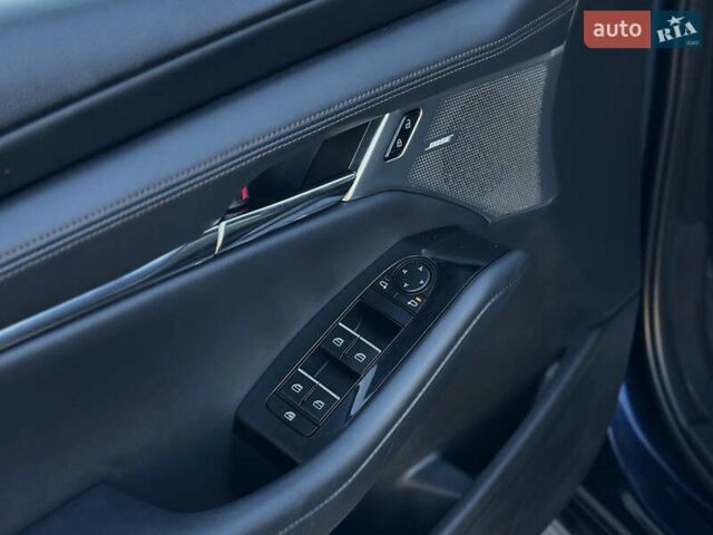 Мазда 3 2019 в Львове на Automoto.ua Синий Мазда 3, объемом двигателя 2.49 л и пробегом 81 тыс. км за 17500 $, фото 23 на Automoto.ua