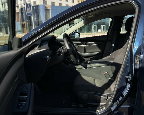 Синий Мазда 3, объемом двигателя 2 л и пробегом 85 тыс. км за 13900 $, фото 8 на Automoto.ua
