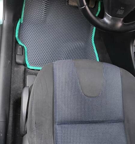 Зеленый Мазда 3, объемом двигателя 1.6 л и пробегом 270 тыс. км за 3500 $, фото 7 на Automoto.ua