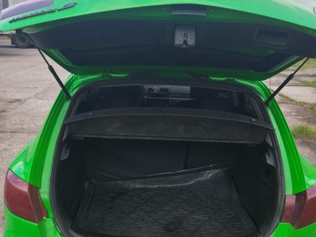 Зеленый Мазда 3, объемом двигателя 1.3 л и пробегом 280 тыс. км за 2400 $, фото 7 на Automoto.ua