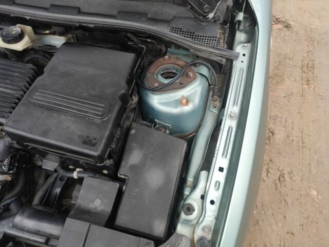 Зеленый Мазда 3, объемом двигателя 1.6 л и пробегом 253 тыс. км за 3550 $, фото 7 на Automoto.ua