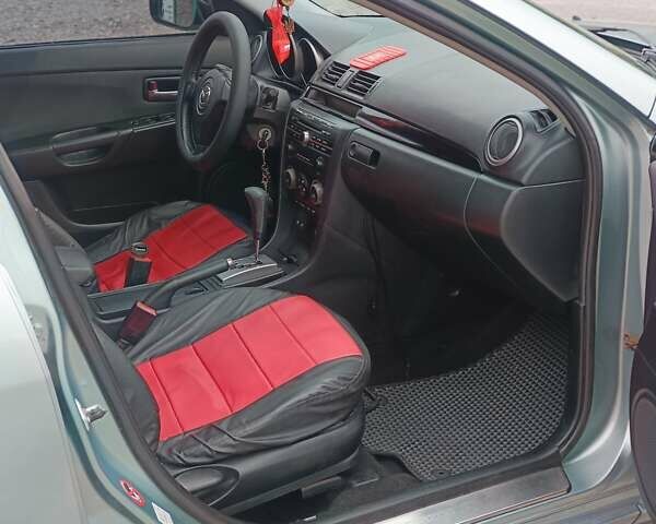 Зелений Мазда 3, об'ємом двигуна 1.6 л та пробігом 340 тис. км за 3850 $, фото 1 на Automoto.ua