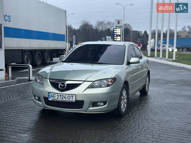 Зеленый Мазда 3, объемом двигателя 1.6 л и пробегом 238 тыс. км за 5200 $, фото 1 на Automoto.ua