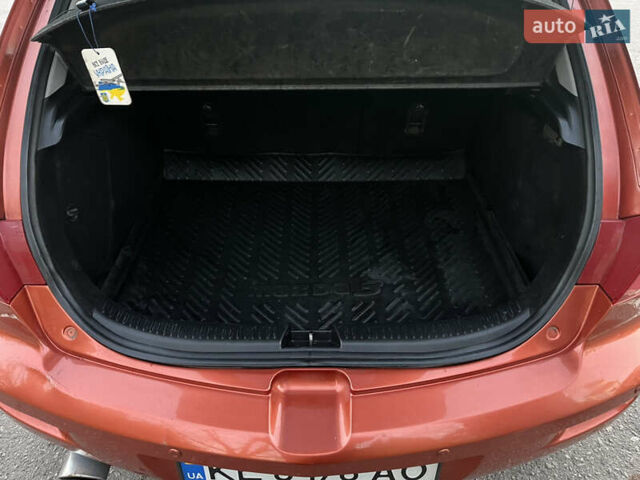 Оранжевый Мазда 3, объемом двигателя 1.6 л и пробегом 181 тыс. км за 4600 $, фото 14 на Automoto.ua