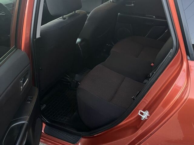 Оранжевый Мазда 3, объемом двигателя 1.6 л и пробегом 181 тыс. км за 4600 $, фото 7 на Automoto.ua