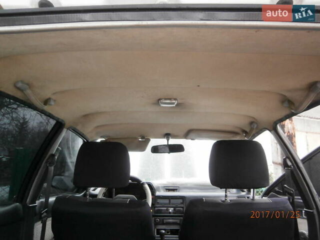 Белый Мазда 323, объемом двигателя 1.5 л и пробегом 333 тыс. км за 300 $, фото 27 на Automoto.ua