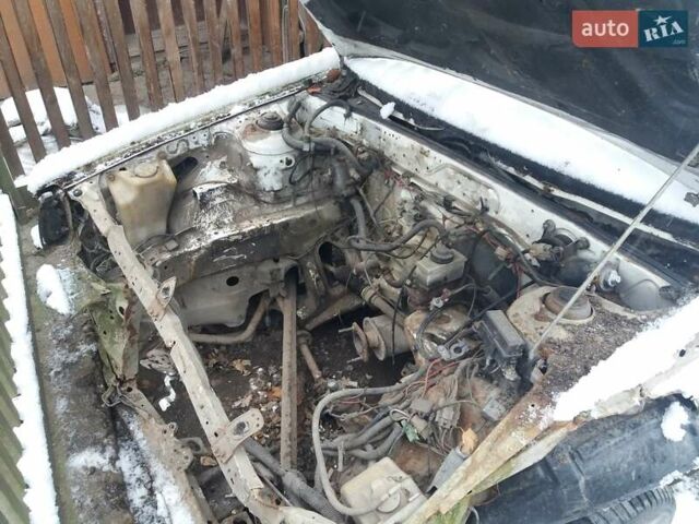 Белый Мазда 323, объемом двигателя 1.5 л и пробегом 333 тыс. км за 300 $, фото 22 на Automoto.ua