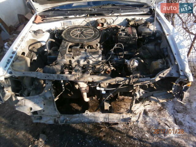 Белый Мазда 323, объемом двигателя 1.5 л и пробегом 333 тыс. км за 300 $, фото 39 на Automoto.ua