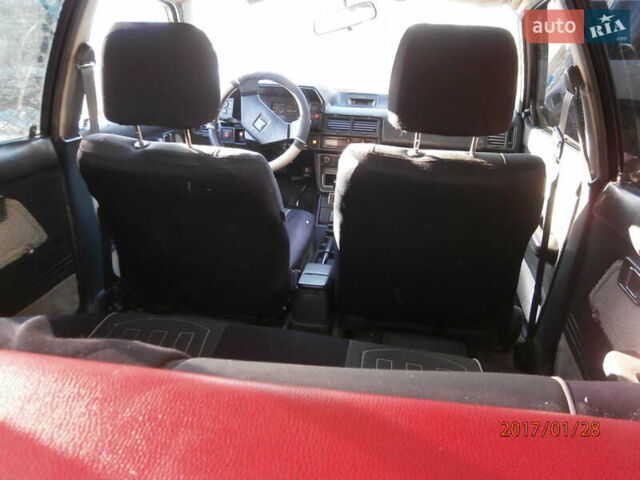 Белый Мазда 323, объемом двигателя 1.5 л и пробегом 333 тыс. км за 300 $, фото 35 на Automoto.ua