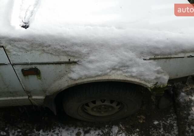 Белый Мазда 323, объемом двигателя 1.5 л и пробегом 333 тыс. км за 300 $, фото 13 на Automoto.ua