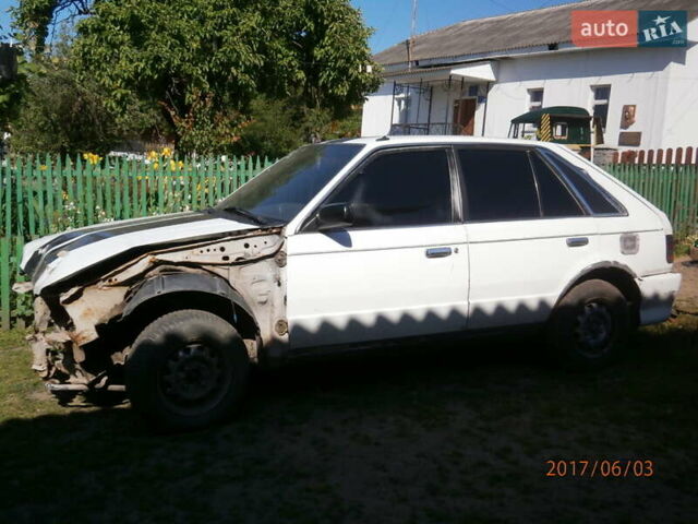 Белый Мазда 323, объемом двигателя 1.5 л и пробегом 333 тыс. км за 300 $, фото 41 на Automoto.ua