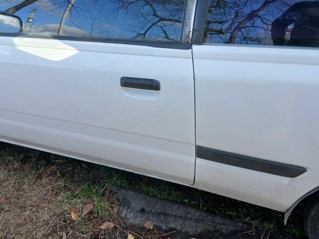 Білий Мазда 323, об'ємом двигуна 1.3 л та пробігом 500 тис. км за 715 $, фото 17 на Automoto.ua