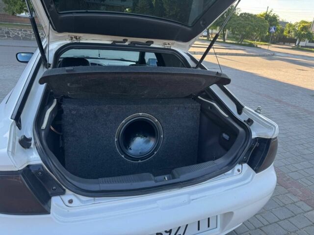 Белый Мазда 323, объемом двигателя 1.5 л и пробегом 445 тыс. км за 3300 $, фото 8 на Automoto.ua