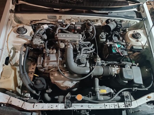 Белый Мазда 323, объемом двигателя 1.6 л и пробегом 200 тыс. км за 1350 $, фото 4 на Automoto.ua