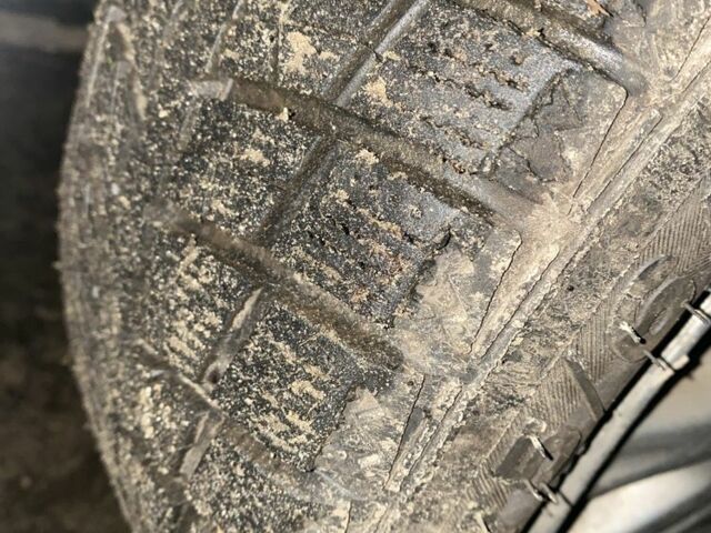 Белый Мазда 323, объемом двигателя 1.6 л и пробегом 999 тыс. км за 1000 $, фото 7 на Automoto.ua