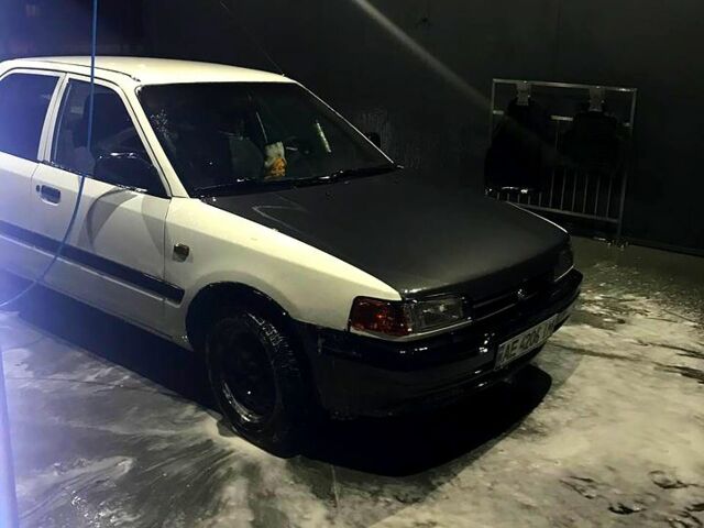 Білий Мазда 323, об'ємом двигуна 1.6 л та пробігом 0 тис. км за 550 $, фото 3 на Automoto.ua