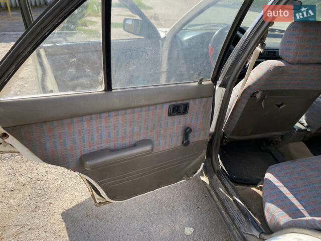 Белый Мазда 323, объемом двигателя 1.7 л и пробегом 196 тыс. км за 1400 $, фото 31 на Automoto.ua