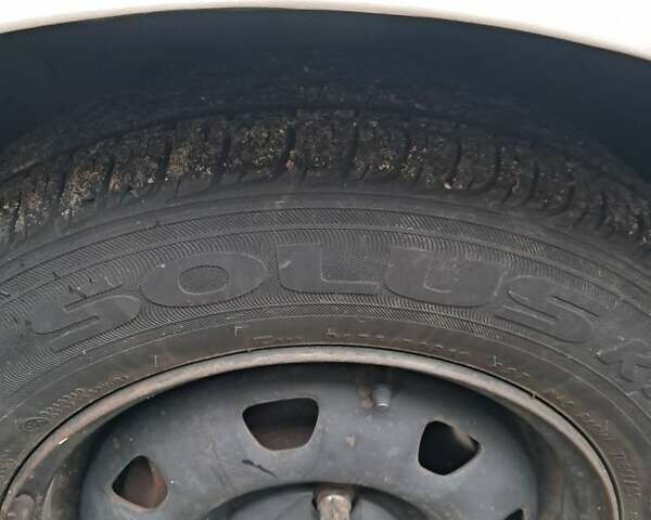 Белый Мазда 323, объемом двигателя 1.7 л и пробегом 600 тыс. км за 800 $, фото 8 на Automoto.ua