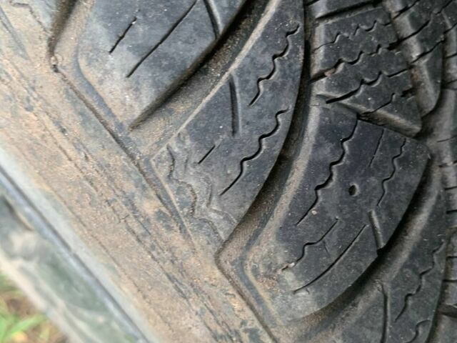 Белый Мазда 323, объемом двигателя 1.7 л и пробегом 300 тыс. км за 850 $, фото 5 на Automoto.ua