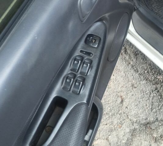 Белый Мазда 323, объемом двигателя 0 л и пробегом 485 тыс. км за 2200 $, фото 5 на Automoto.ua