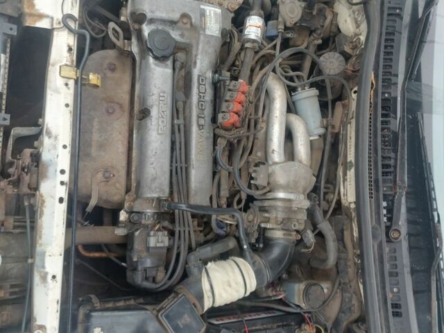 Белый Мазда 323, объемом двигателя 1.5 л и пробегом 330 тыс. км за 1850 $, фото 4 на Automoto.ua