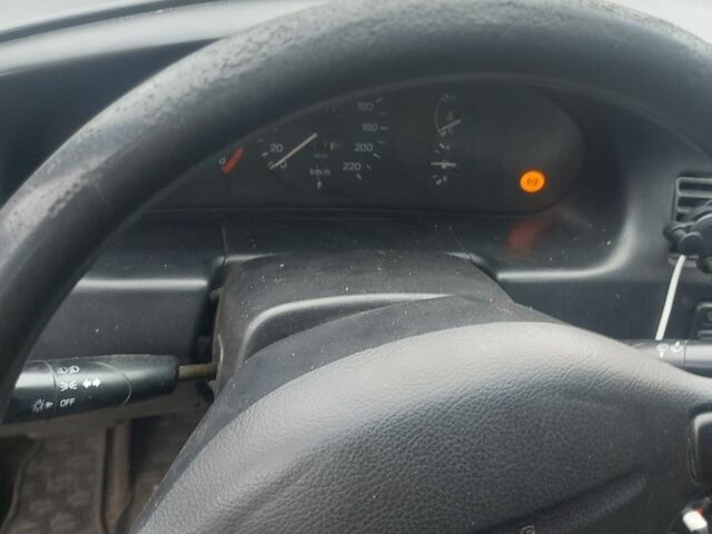 Белый Мазда 323, объемом двигателя 1.5 л и пробегом 330 тыс. км за 1850 $, фото 7 на Automoto.ua