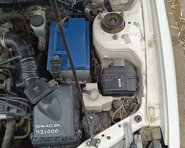 Белый Мазда 323, объемом двигателя 1.5 л и пробегом 420 тыс. км за 2750 $, фото 31 на Automoto.ua