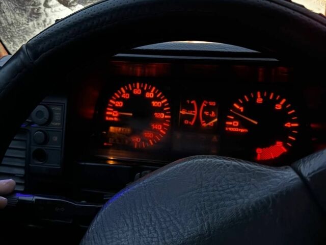 Белый Мазда 323, объемом двигателя 1.7 л и пробегом 100 тыс. км за 500 $, фото 4 на Automoto.ua