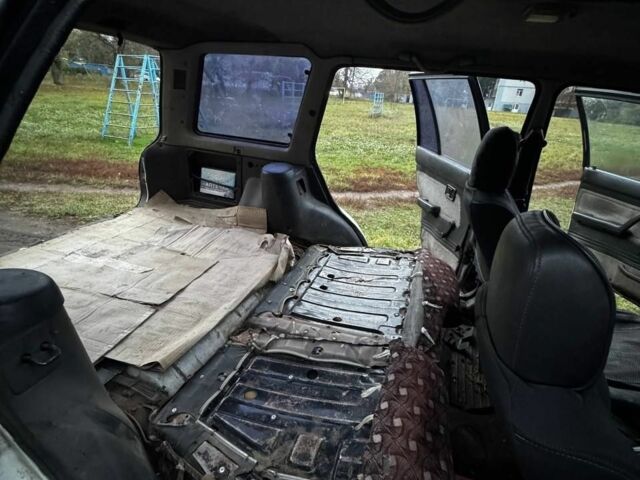 Белый Мазда 323, объемом двигателя 1.7 л и пробегом 100 тыс. км за 500 $, фото 7 на Automoto.ua